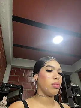 tifanymonroe online show from April 21, 8:01 pm