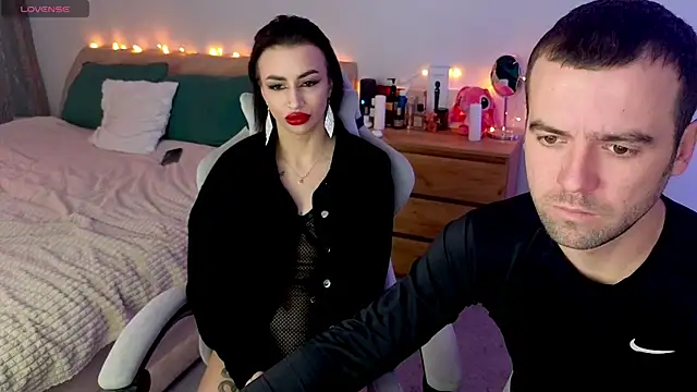 AdeleLaCr0ix online show from December 1, 1:10 am