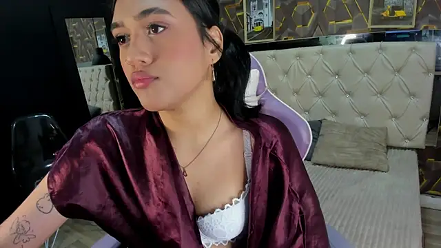 Snapshot of blueeskhy chatting on October 21, 7:03 pm blueeskhy online show from October 21, 7:03 pm