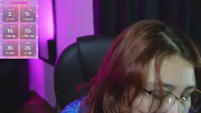 littlee red online show from April 20, 8:54 pm