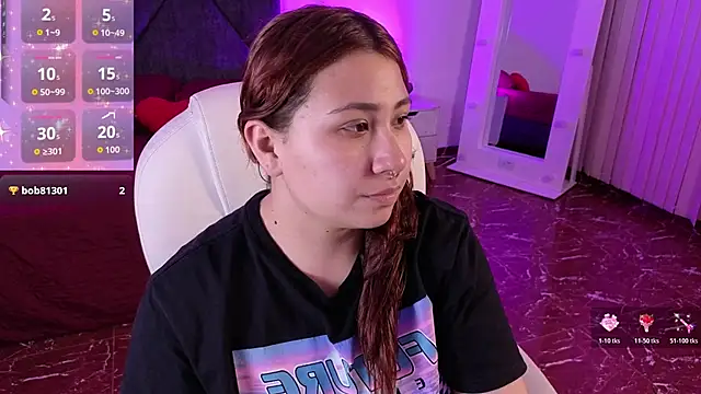 littlee red online show from April 23, 8:44 pm