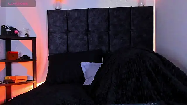 Snapshot of Theo_Noxxx chatting on October 21, 3:29 am Theo Noxxx online show from October 21, 3:29 am