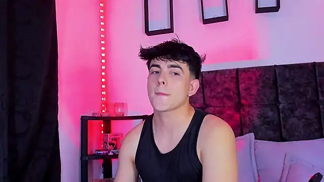 Snapshot of Theo_Noxxx chatting on November 4, 8:30 pm Theo Noxxx online show from November 4, 8:30 pm