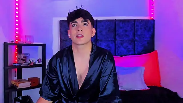 Snapshot of Theo_Noxxx chatting on November 5, 7:03 pm Theo Noxxx online show from November 5, 7:03 pm