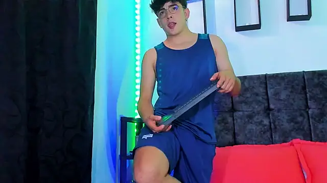 Snapshot of Theo_Noxxx chatting on November 8, 6:40 pm Theo Noxxx online show from November 8, 6:40 pm