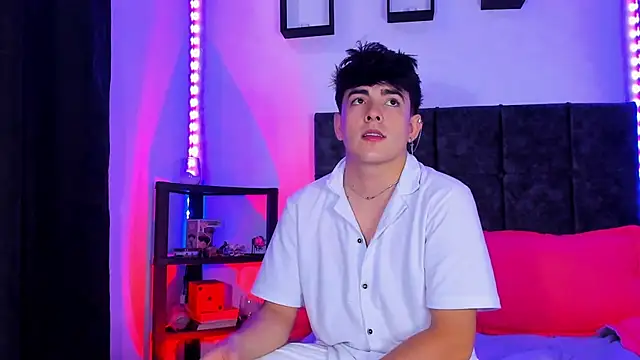 Snapshot of Theo_Noxxx chatting on November 9, 6:50 pm Theo Noxxx online show from November 9, 6:50 pm