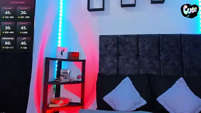 Snapshot of Theo_Noxxx chatting on November 25, 6:19 pm Theo Noxxx online show from November 25, 6:19 pm