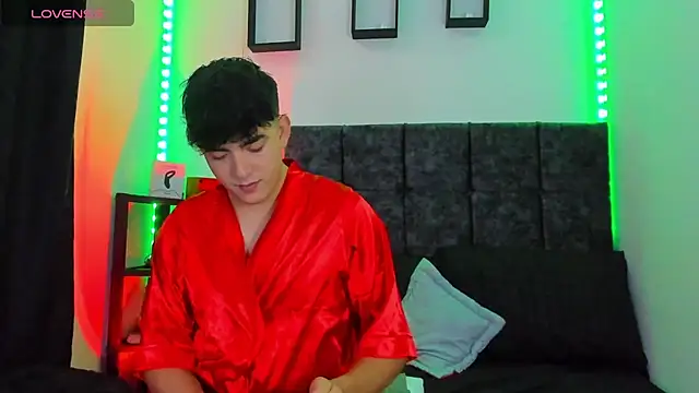 Snapshot of Theo_Noxxx chatting on November 26, 5:36 pm Theo Noxxx online show from November 26, 5:36 pm