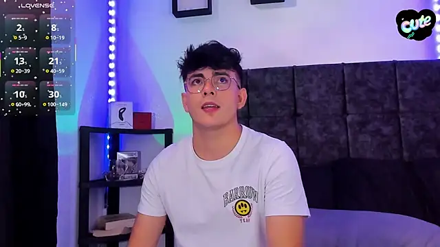 Snapshot of Theo_Noxxx chatting on November 27, 6:54 pm Theo Noxxx online show from November 27, 6:54 pm