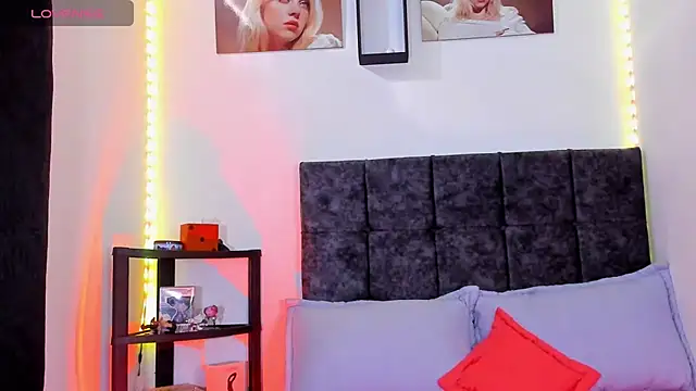 Snapshot of Theo_Noxxx chatting on December 4, 7:00 pm Theo Noxxx online show from December 4, 7:00 pm