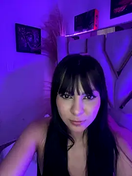 Snapshot of Hanna_Plum chatting on November 14, 4:22 am Hanna Plum online show from November 14, 4:22 am