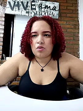 Snapshot of Curly-98 chatting on October 18, 12:35 am Curly-98 online show from October 18, 12:35 am