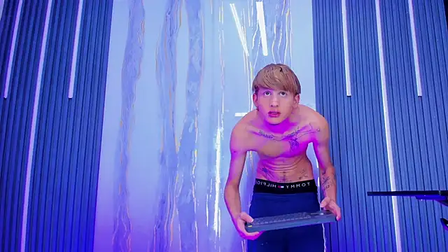 Hot guys sex3 online show from October 23, 8:18 pm