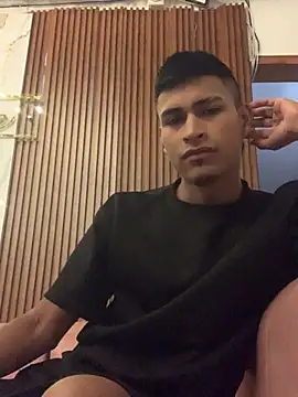 Snapshot of Emiliano_Reyes chatting on July 10, 5:23 am Emiliano Reyes online show from July 10, 5:23 am