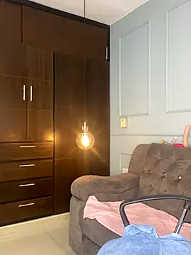 Snapshot of Orianabluee_ chatting on November 20, 3:18 am Orianabluee online show from November 20, 3:18 am