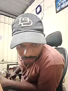 RNlov online show from February 11, 3:28 pm