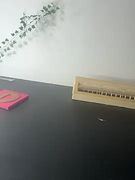 milky denni online show from October 18, 4:37 am