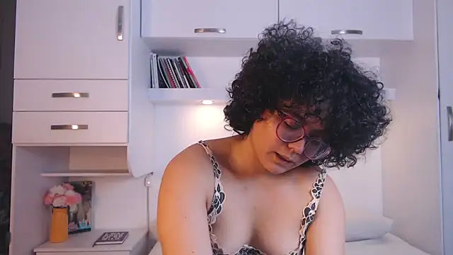 MartiRuis10 online show from October 20, 8:20 pm