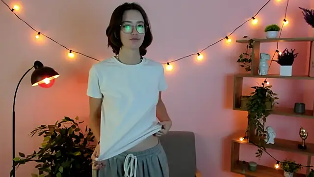 MaiaMimbs online show from October 23, 8:57 am