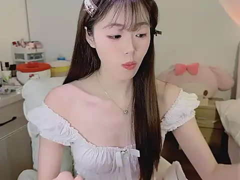 Onecutelittle online show from December 16, 12:37 am