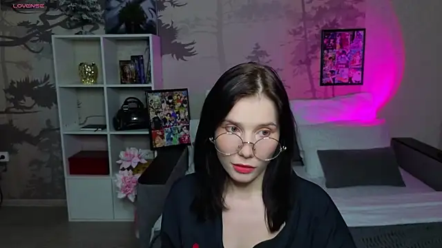 Mell Hyees online show from November 24, 6:07 pm