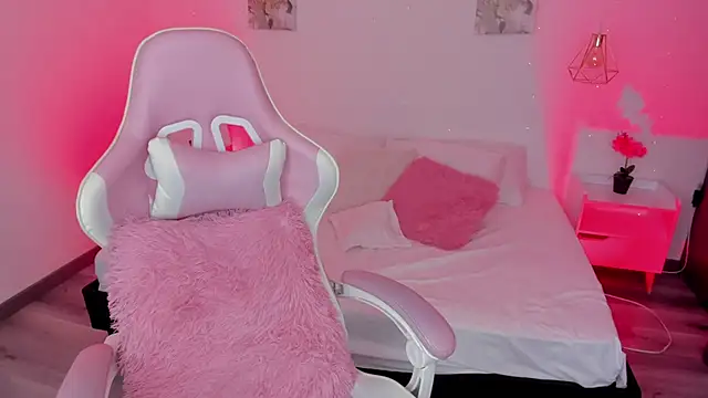 cherryvixen  online show from November 28, 5:54 am