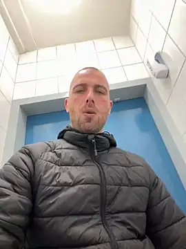 Rotteei1 online show from October 29, 9:33 am