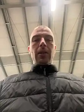 Rotteei1 online show from November 7, 8:14 am