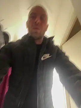 Rotteei1 online show from March 29, 9:42 am