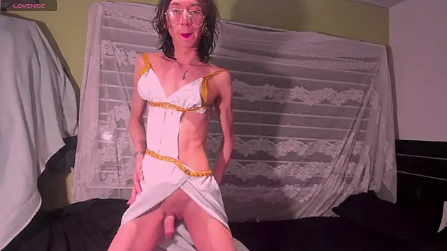 najimi uwu online show from November 28, 11:07 pm