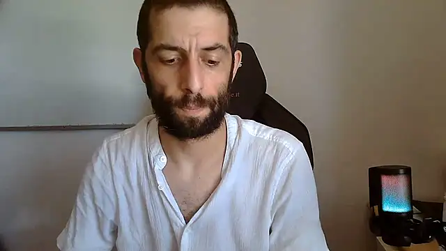 Snapshot of topg84 chatting on June 30, 2:18 pm topg84 online show from June 30, 2:18 pm