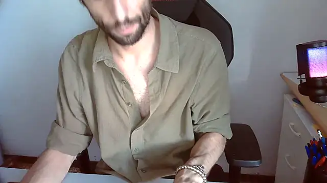 Snapshot of topg84 chatting on July 20, 5:37 pm topg84 online show from July 20, 5:37 pm