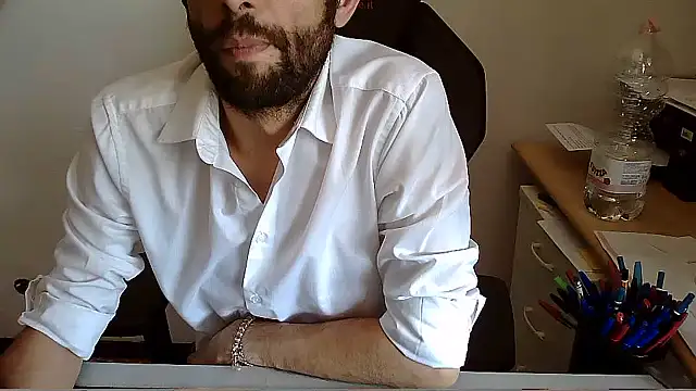 Snapshot of topg84 chatting on July 27, 1:07 pm topg84 online show from July 27, 1:07 pm