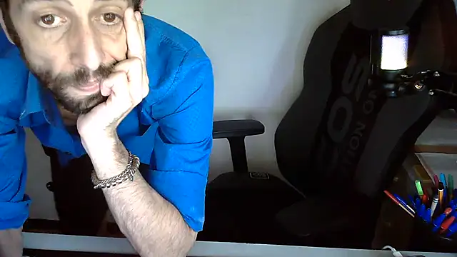 Snapshot of topg84 chatting on July 29, 5:11 pm topg84 online show from July 29, 5:11 pm