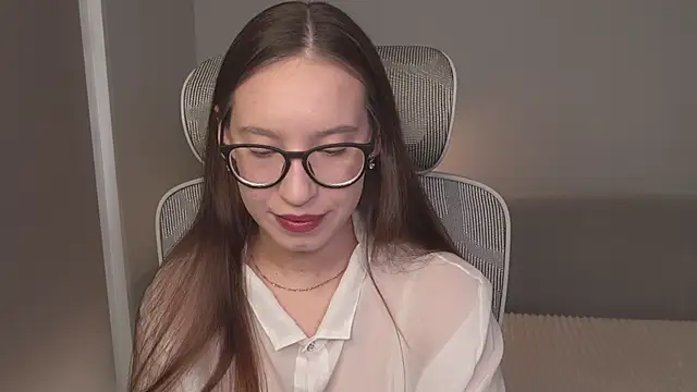 Snapshot of WhyEmmyCry chatting on May 10, 5:56 am WhyEmmyCry online show from May 10, 5:56 am