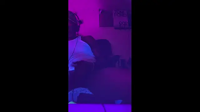 Snapshot of misterincred chatting on November 30, 6:06 am misterincred online show from November 30, 6:06 am