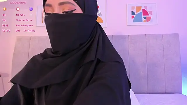fatiima  online show from June 4, 7:09 pm