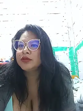 Snapshot of celeste122595 chatting on July 4, 4:13 pm celeste122595 online show from July 4, 4:13 pm