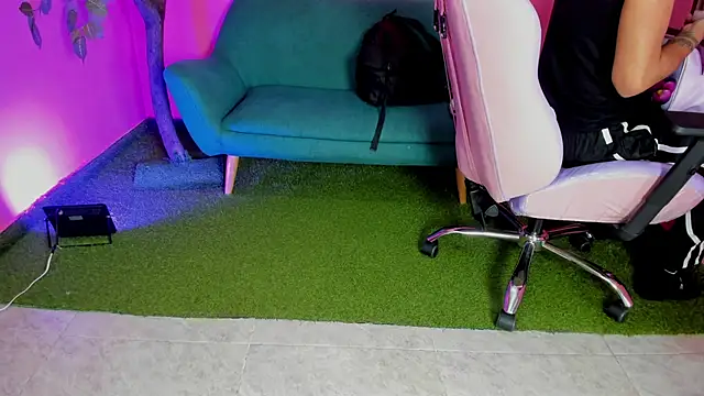 ArohomLester online show from March 3, 1:17 pm