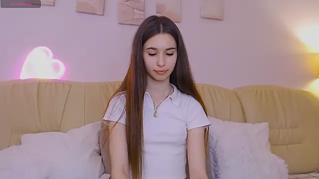 Bella Rosee4u online show from April 21, 12:44 pm