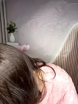 Fish yellow online show from November 28, 8:55 pm