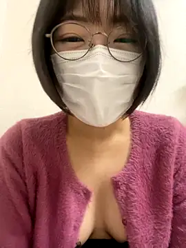 Yurika oO online show from November 28, 9:39 pm