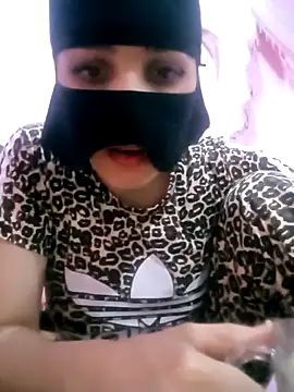 SandyAmr online show from April 14, 9:59 am