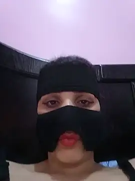 Snapshot of SandyAmr chatting on June 3, 2:08 pm SandyAmr online show from June 3, 2:08 pm