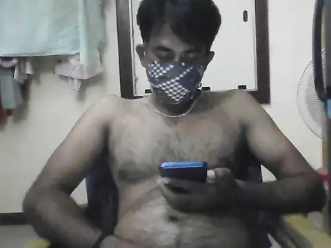 Snapshot of HeatableRevan chatting on June 19, 6:12 pm HeatableRevan online show from June 19, 6:12 pm