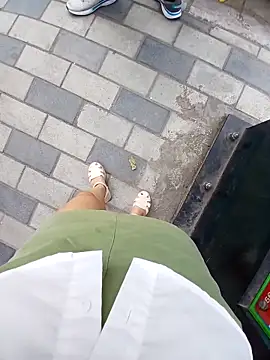 Snapshot of Mina-02 chatting on October 29, 6:04 am Mina-02 online show from October 29, 6:04 am