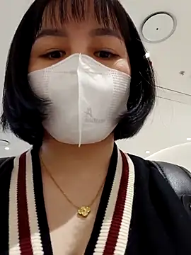 Snapshot of Mina-02 chatting on November 1, 7:32 am Mina-02 online show from November 1, 7:32 am