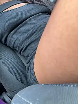 raphaelasoares online show from November 5, 4:29 pm