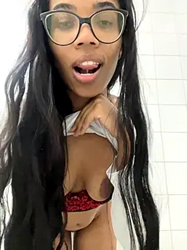 raphaelasoares online show from November 9, 7:06 am