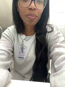 raphaelasoares online show from November 11, 6:02 am